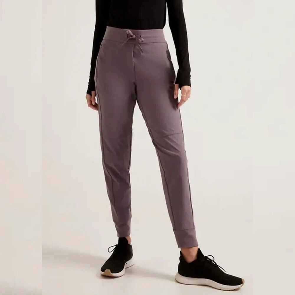 Athleta Headlands Hybrid Trek Mid Rise Jogger 8